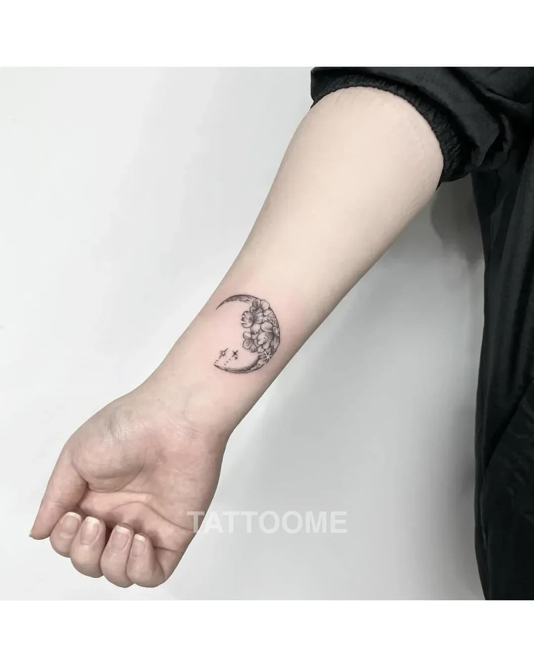라인워크 달 - tattooist_myoan