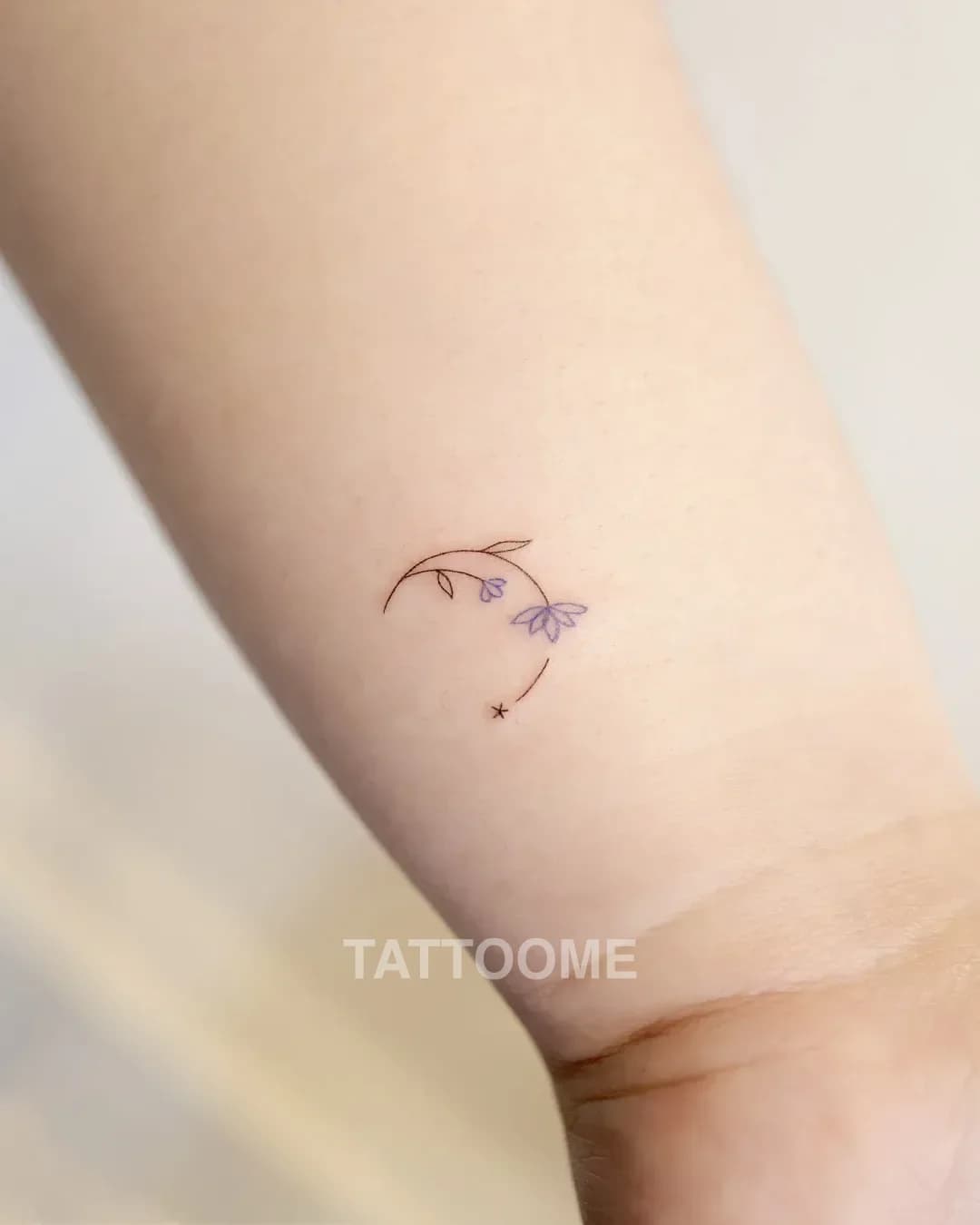 라인워크 달 - lime_tattoo