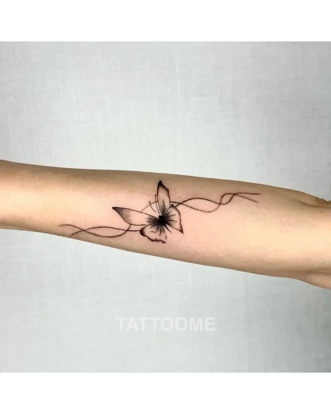 라인워크 나비 - yun.seul_tattoo