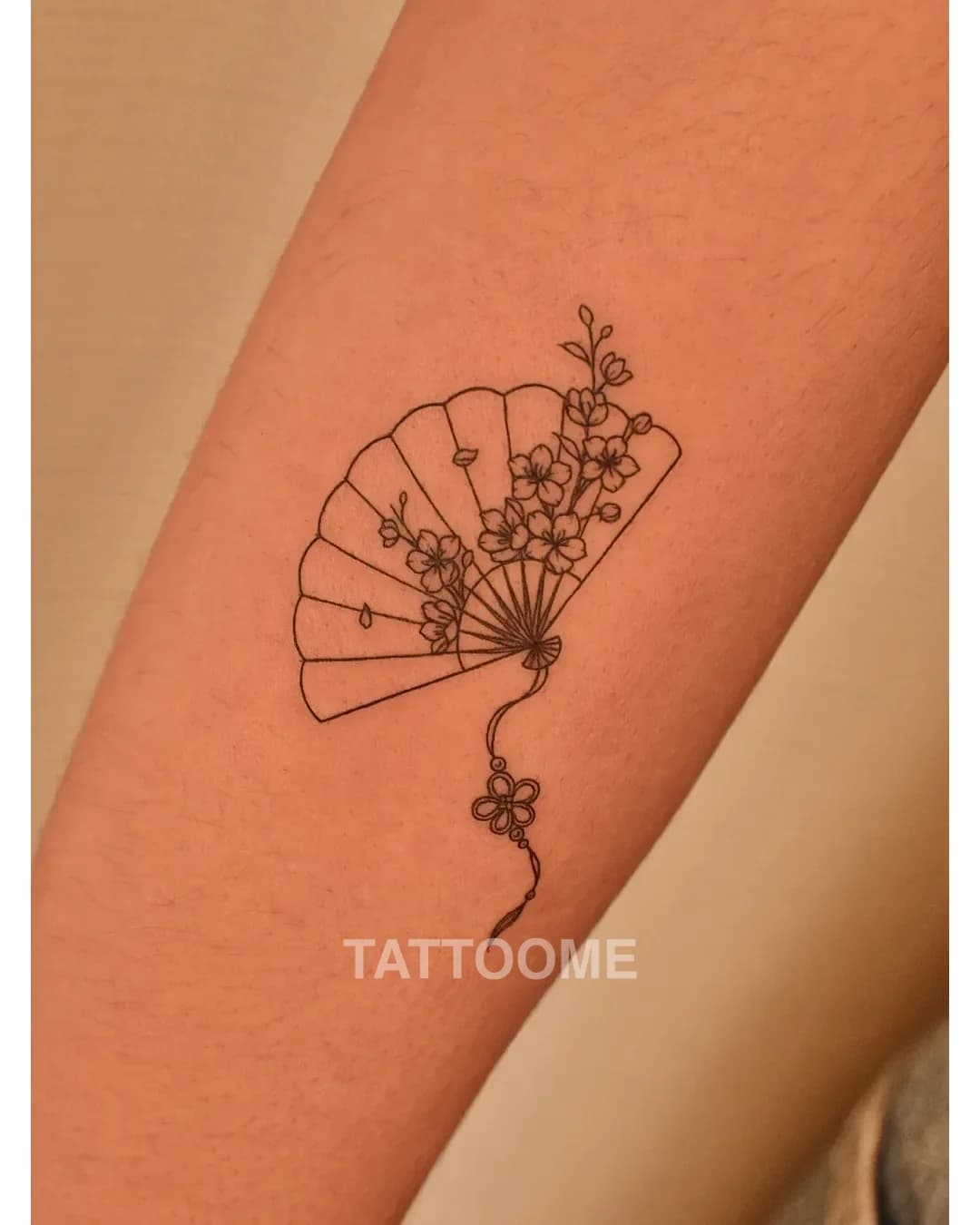 라인워크 부채 - tattooer_jina