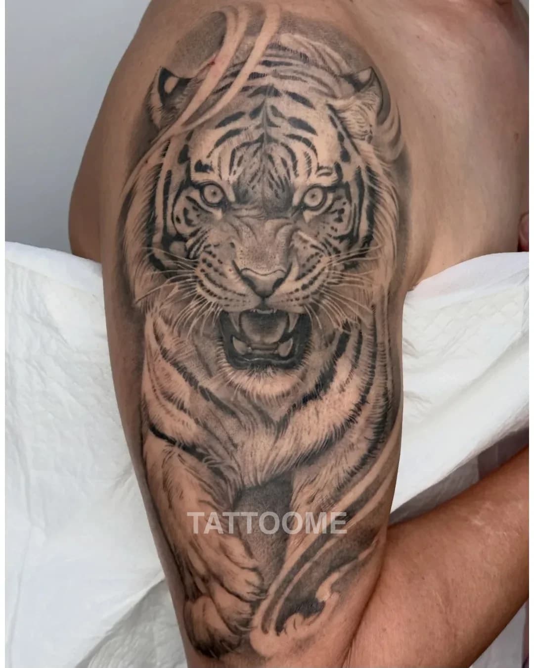 블랙앤그레이 타투 2 - tattooist__mun
