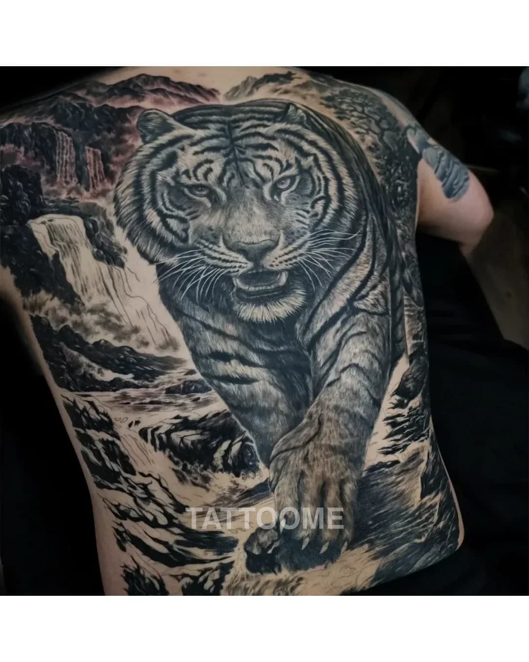 블랙앤그레이 타투 2 - tattooer_gogi