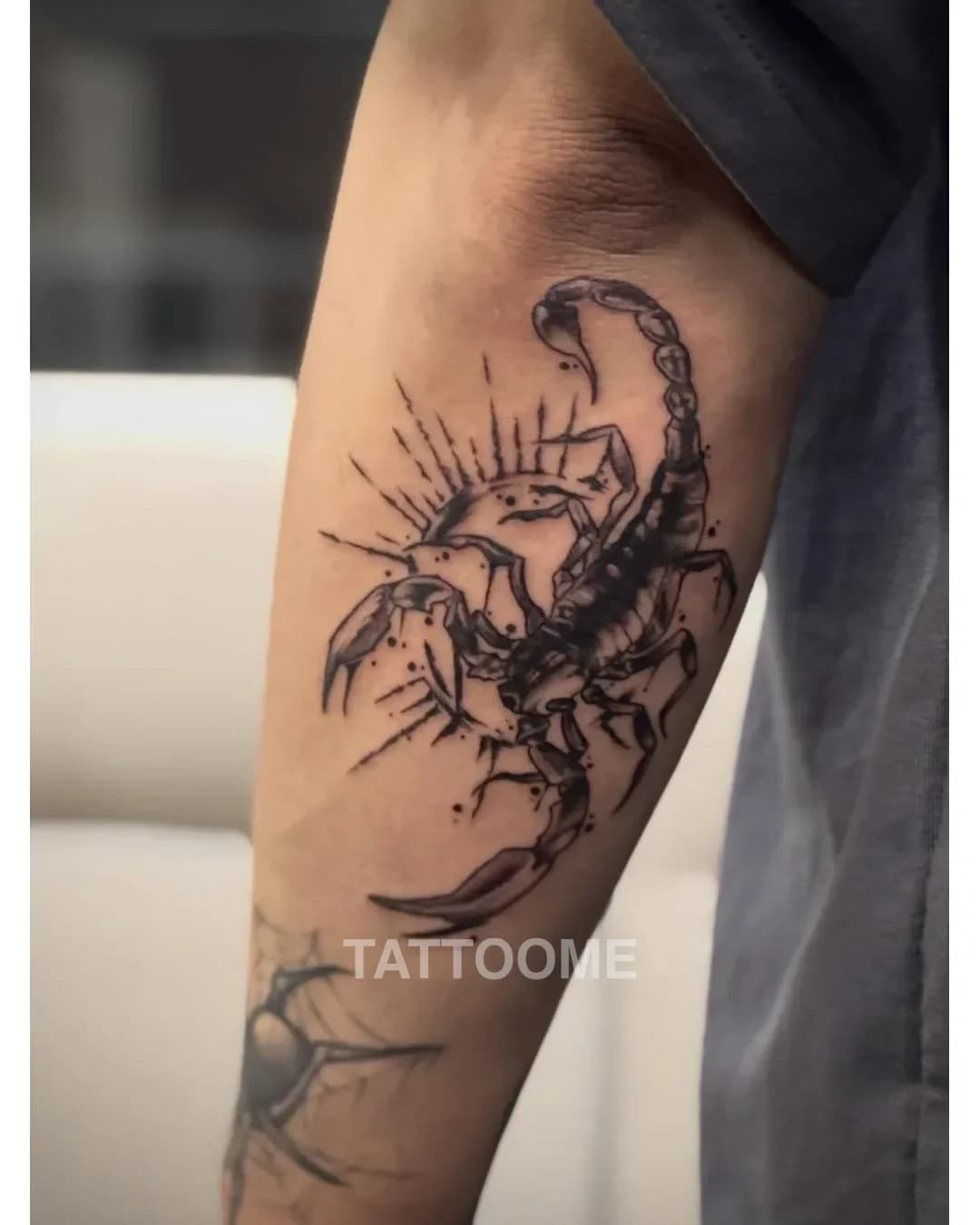 블랙워크 전갈 - _nilla_tattoo 4