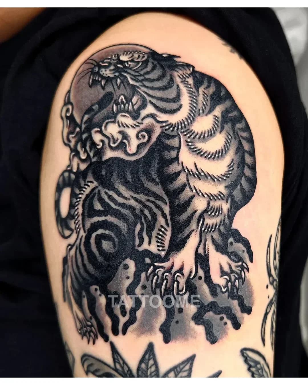 뉴스쿨 호랑이 - bini_k.tattooer