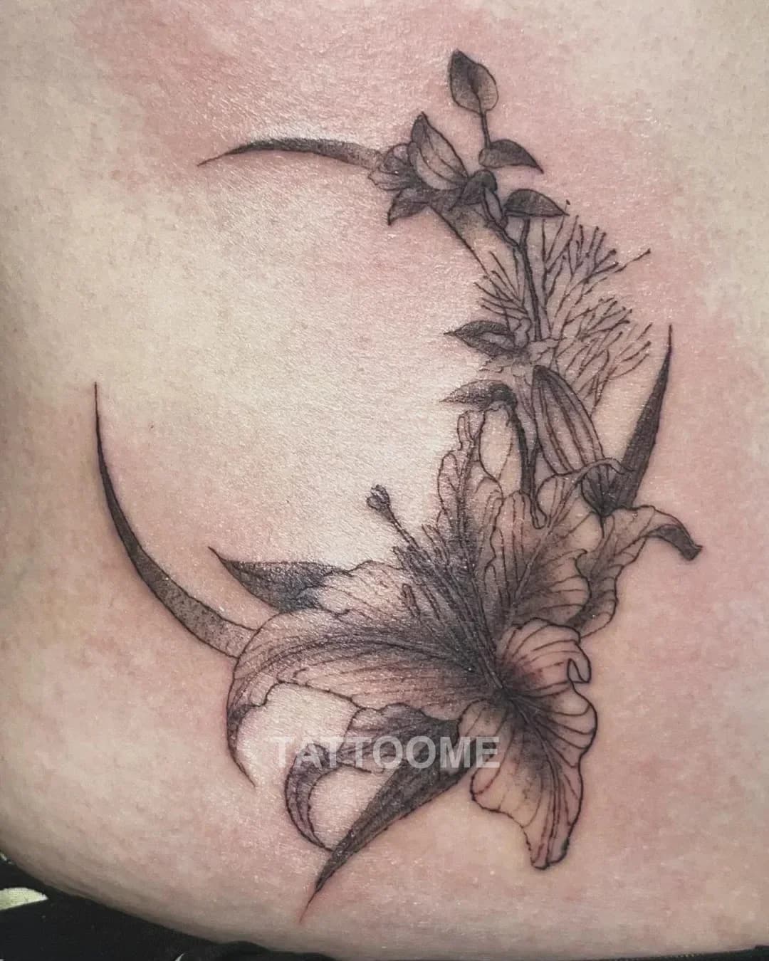 감성타투 꽃달 - jihyang_tattooist