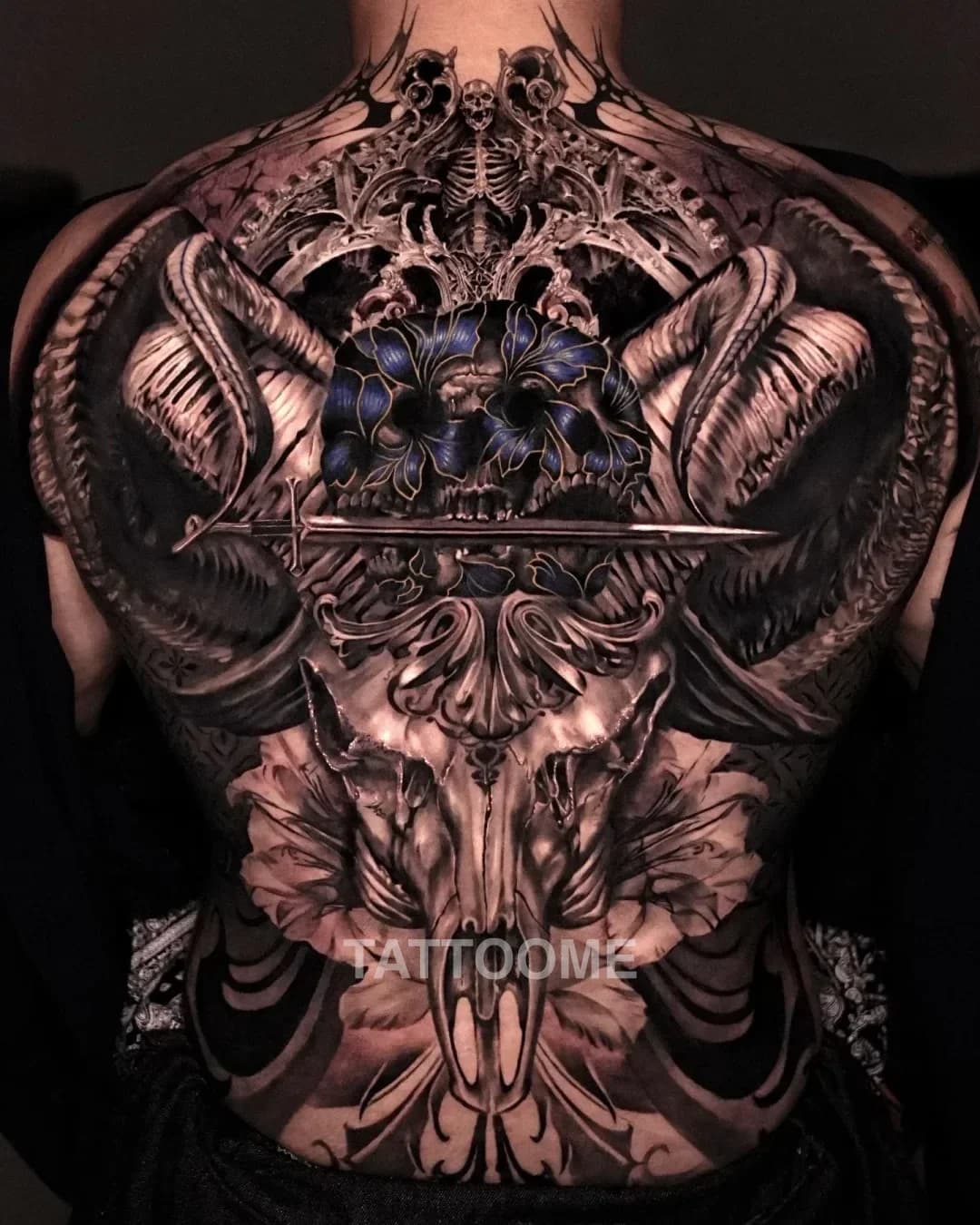 블랙앤그레이 등판 - haarlem_tattooer